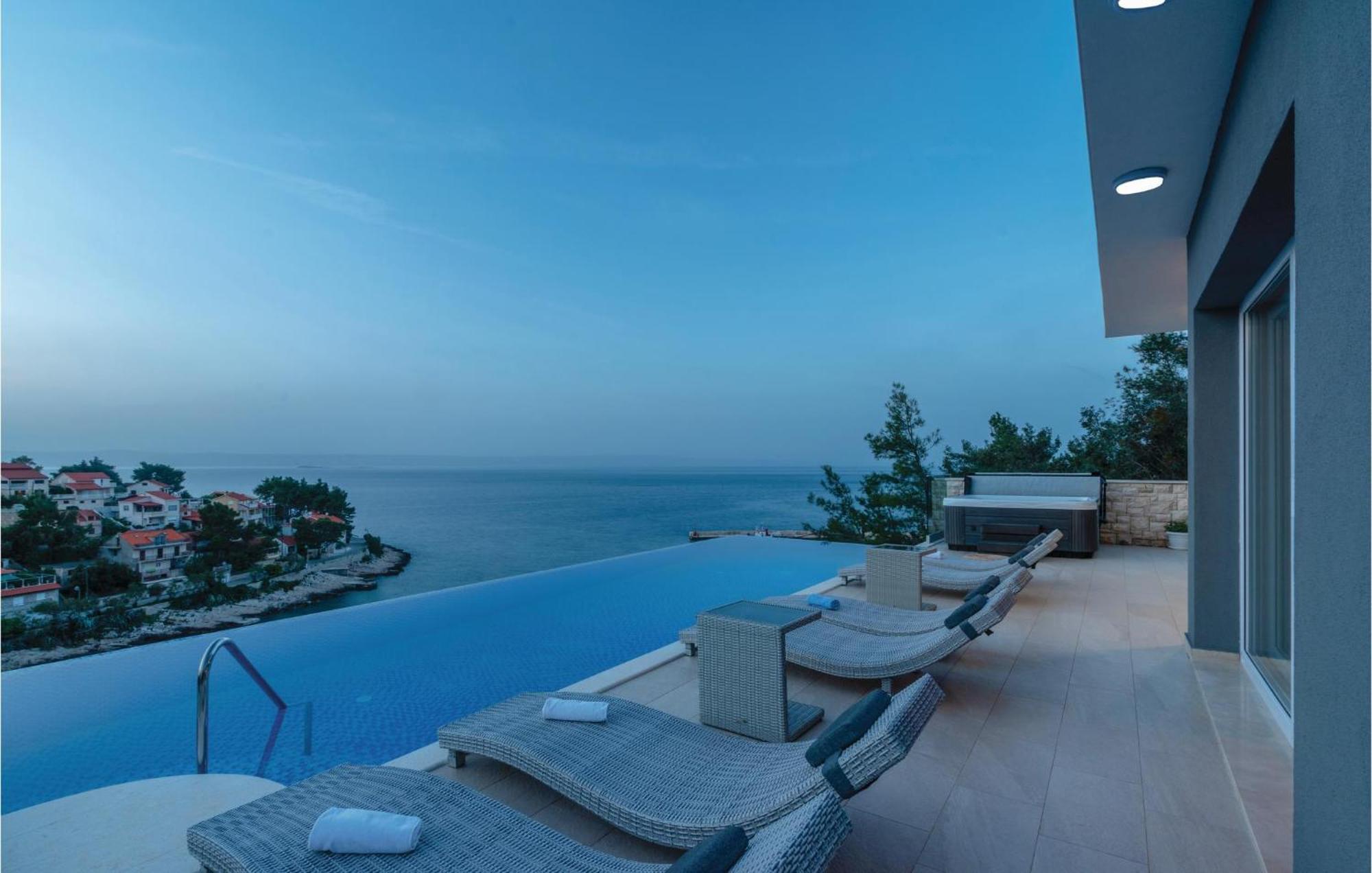 Cozy Home In Prigradica With Wifi Exterior photo